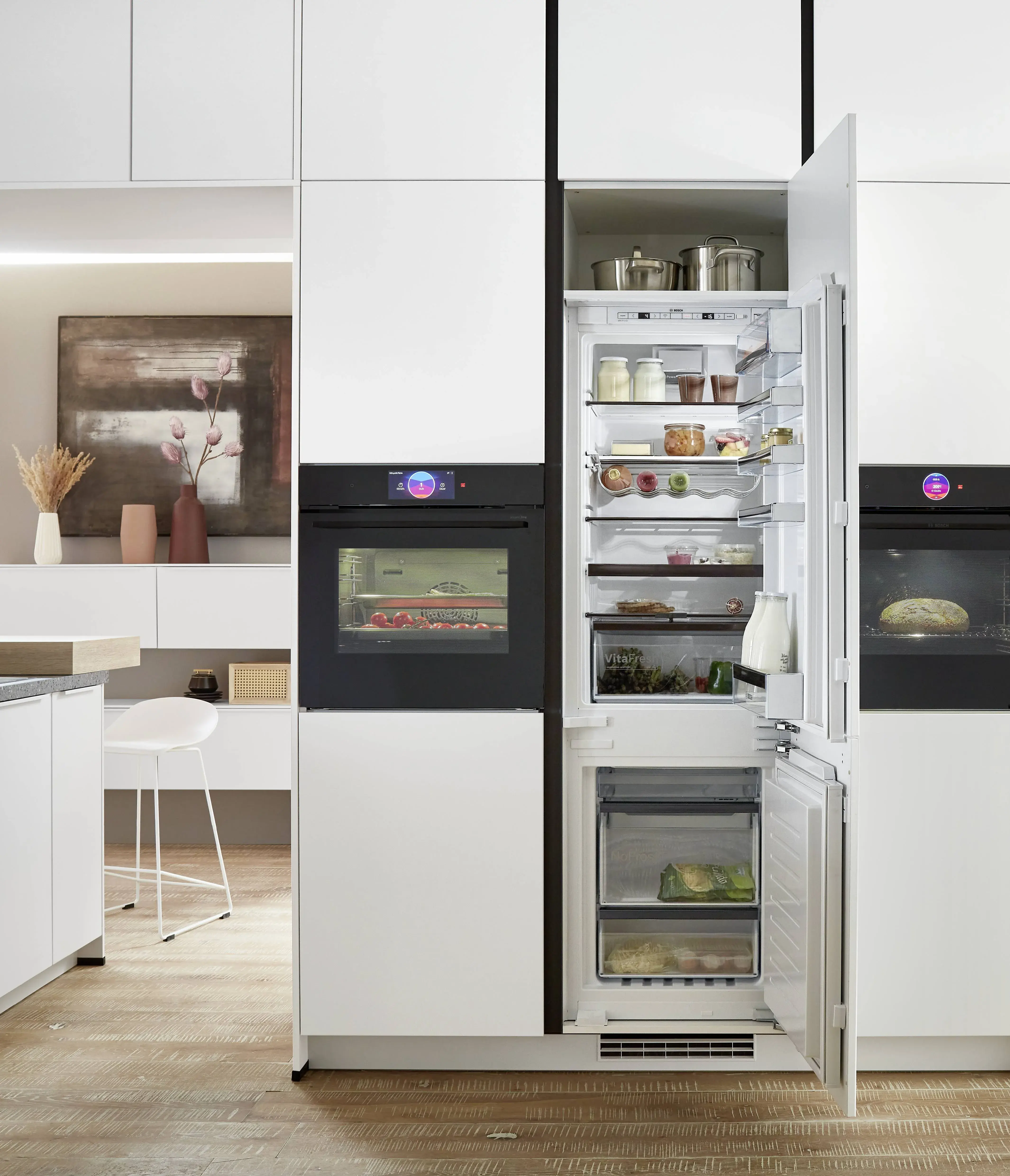 Nobilia Mattweiß grifflos mit BOSCH-Kühlschrank